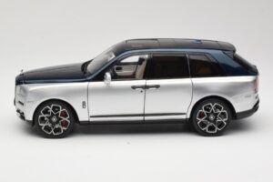 Rolls-Royce Cullinan Blue & Silver Two-Tone OEM 1:18 028-16B Diecast — photo 4 of 8