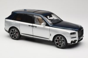 Rolls-Royce Cullinan Blue & Silver Two-Tone OEM 1:18 028-16B Diecast — photo 6 of 8