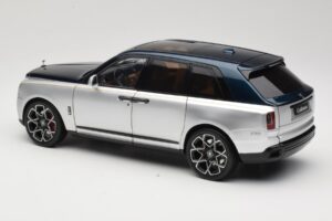 Rolls-Royce Cullinan Blue & Silver Two-Tone OEM 1:18 028-16B Diecast — photo 7 of 8