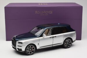 Rolls-Royce Cullinan Blue & Silver Two-Tone OEM 1:18 028-16B Diecast — photo 8 of 8