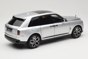 Rolls-Royce Cullinan Silver With Shadow Wheels OEM 1:18 028-16A Diecast — photo 3 of 8