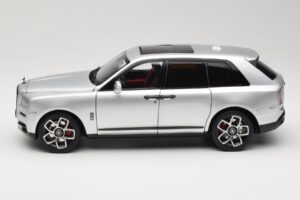 Rolls-Royce Cullinan Silver With Shadow Wheels OEM 1:18 028-16A Diecast — photo 4 of 8