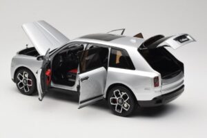Rolls-Royce Cullinan Silver With Shadow Wheels OEM 1:18 028-16A Diecast — photo 5 of 8