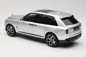 Rolls-Royce Cullinan Silver With Shadow Wheels OEM 1:18 028-16A Diecast — photo 7 of 8