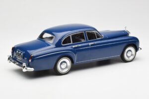 Rolls-Royce Silver Cloud III Flying Spur Mulliner RHD Dark Blue MCG 1:18 MCG18124 Diecast — photo 2 of 6