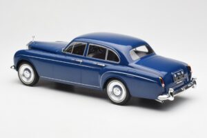Rolls-Royce Silver Cloud III Flying Spur Mulliner RHD Dark Blue MCG 1:18 MCG18124 Diecast — photo 5 of 6