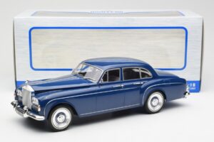 Rolls-Royce Silver Cloud III Flying Spur Mulliner RHD Dark Blue MCG 1:18 MCG18124 Diecast — photo 6 of 6