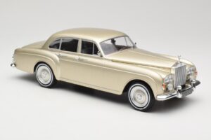 Rolls-Royce Silver Cloud III Flying Spur H.J. Mulliner Gold MCG 1:18 MCG18058 Diecast — photo 4 of 6