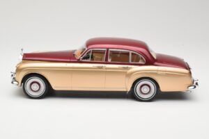 Rolls-Royce Silver Cloud III Flying Spur H.J. Mulliner Red & Gold MCG 1:18 MCG18132 Diecast — photo 3 of 6