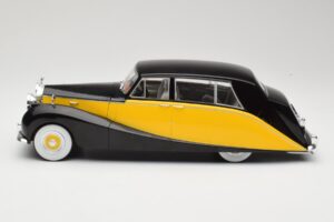 Rolls-Royce Silver Wraith Empress by Hooper Black & Yellow MCG 1:18 MCG18066 Diecast — photo 3 of 6