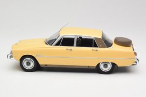 Rover 3500 V8 P6 Cream MCG 1:18 MCG18046 Diecast — photo 3 of 6