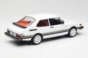 Saab 900 Turbo White MCG 1:18 MCG18339 Diecast — photo 2 of 6