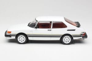 Saab 900 Turbo White MCG 1:18 MCG18339 Diecast — photo 3 of 6