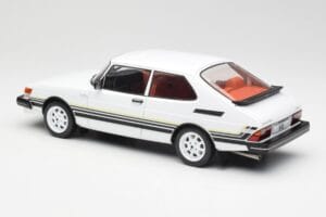 Saab 900 Turbo White MCG 1:18 MCG18339 Diecast — photo 5 of 6