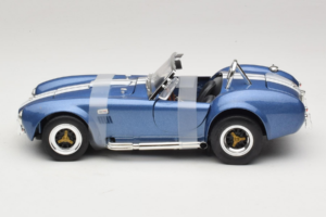 Shelby Cobra 427 S/C Blue White Stripe Road Signature 1:18 92058-P2 Diecast — photo 3 of 6