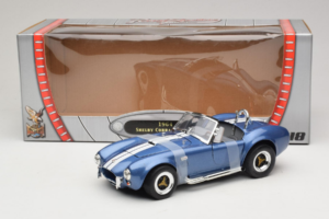 Shelby Cobra 427 S/C Blue White Stripe Road Signature 1:18 92058-P2 Diecast — photo 6 of 6