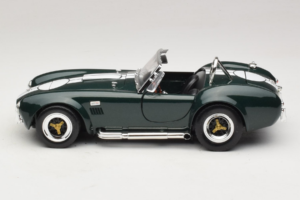 Shelby Cobra 427 S/C Dark Green White Stripes Road Signature 1:18 92058-P1 Diecast — photo 4 of 8