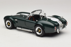Shelby Cobra 427 S/C Dark Green White Stripes Road Signature 1:18 92058-P1 Diecast — photo 7 of 8