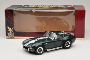 Shelby Cobra 427 S/C Dark Green White Stripes Road Signature 1:18 92058-P1 Diecast — photo 8 of 8