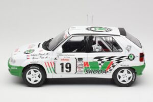 Skoda Felicia Kit Car #19 P. Sibera / P. Gross Tour de Corse 1995 IXO 1:18 18RMC149B Diecast — photo 3 of 6