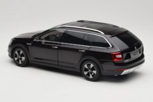 Skoda Octavia Mk4 Combi Brown Paudi Model 1:18 ZMR000005BRA Diecast — photo 7 of 8