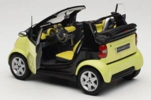Smart Fortwo 450 Cabrio Yellow Minichamps 1:18 0012889V001C49Q00 Diecast — photo 5 of 8