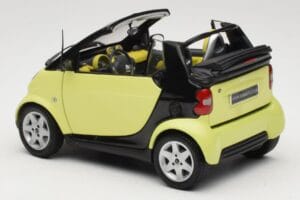 Smart Fortwo 450 Cabrio Yellow Minichamps 1:18 0012889V001C49Q00 Diecast — photo 7 of 8