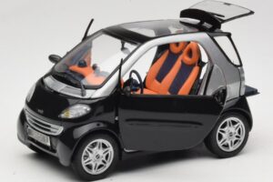 Smart Fortwo Black Kyosho 1:18 0004830V000C08Q00 Diecast — photo 2 of 8