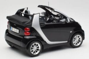 Smart Fortwo Cabrio W451 Black & Silver Minichamps 1:18 Q0022566V001C18Q00 Diecast — photo 3 of 8