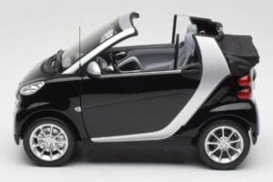 Smart Fortwo Cabrio W451 Black & Silver Minichamps 1:18 Q0022566V001C18Q00 Diecast — photo 4 of 8