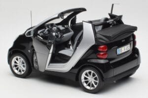 Smart Fortwo Cabrio W451 Black & Silver Minichamps 1:18 Q0022566V001C18Q00 Diecast — photo 5 of 8