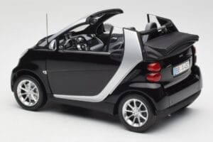 Smart Fortwo Cabrio W451 Black & Silver Minichamps 1:18 Q0022566V001C18Q00 Diecast — photo 7 of 8