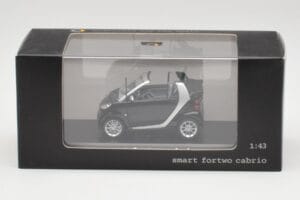 Smart Fortwo Cabrio Deep Black Minichamps 1:43 Q0022561V001C18Q00 Diecast — photo 4 of 4