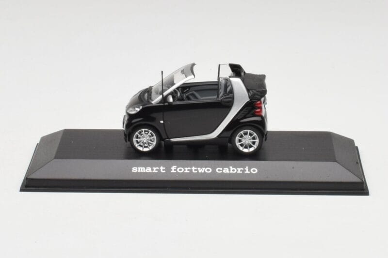Smart Fortwo Cabrio Deep Black Minichamps 1:43 Q0022561V001C18Q00 Diecast