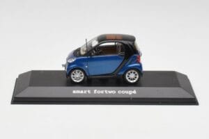 Smart Fortwo Coupe Aqua Blue Metallic & Black Minichamps 1:43 Q0022558V001C77Q00 Diecast