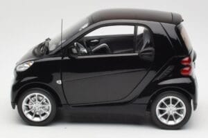 Smart Fortwo Coupe W451 Deep Black Minichamps 1:18 Q0022563V001C02Q00 Diecast — photo 4 of 8