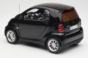 Smart Fortwo Coupe W451 Deep Black Minichamps 1:18 Q0022563V001C02Q00 Diecast — photo 7 of 8
