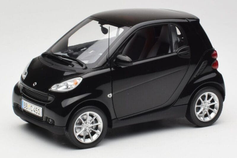 Smart Fortwo Coupe W451 Deep Black Minichamps 1:18 Q0022563V001C02Q00 Diecast