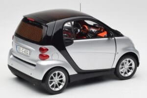 Smart Fortwo Coupe W451 Silver & Black Minichamps 1:18 Q0022528V001C75Q00 Diecast — photo 3 of 8