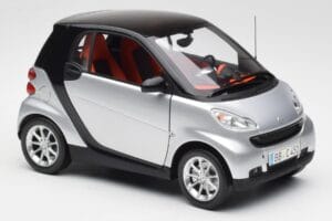 Smart Fortwo Coupe W451 Silver & Black Minichamps 1:18 Q0022528V001C75Q00 Diecast — photo 6 of 8