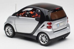 Smart Fortwo Coupe W451 Silver & Black Minichamps 1:18 Q0022528V001C75Q00 Diecast — photo 7 of 8