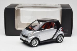 Smart Fortwo Coupe W451 Silver & Black Minichamps 1:18 Q0022528V001C75Q00 Diecast — photo 8 of 8