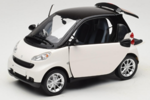Smart Fortwo 451 Coupe White Black Minichamps 1:18 150036302 Diecast — photo 2 of 8