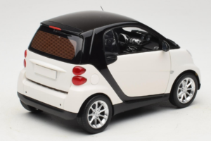 Smart Fortwo 451 Coupe White Black Minichamps 1:18 150036302 Diecast — photo 3 of 8