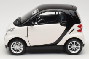 Smart Fortwo 451 Coupe White Black Minichamps 1:18 150036302 Diecast — photo 4 of 8