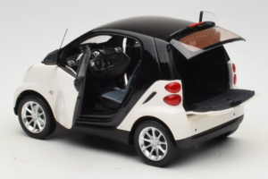 Smart Fortwo 451 Coupe White Black Minichamps 1:18 150036302 Diecast — photo 5 of 8