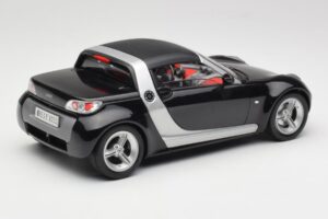 Smart Roadster Black Bburago 1:18 34099-M1 Diecast — photo 3 of 8