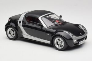 Smart Roadster Black Bburago 1:18 34099-M1 Diecast — photo 6 of 8