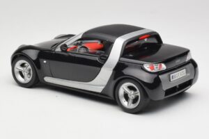 Smart Roadster Black Bburago 1:18 34099-M1 Diecast — photo 7 of 8
