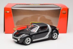 Smart Roadster Black Bburago 1:18 34099-M1 Diecast — photo 8 of 8